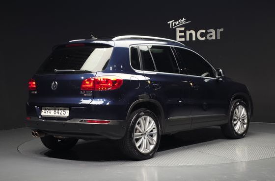 Volkswagen Tiguan 2.0 TDI Premium 5N — пробег 155 936 км — фото 2 из 5