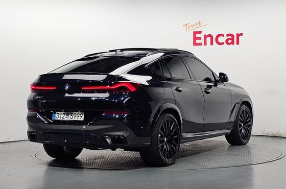 BMW X6 xDrive40d M Sport Online Exclusive — пробег 4 314 км — фото 2 из 5