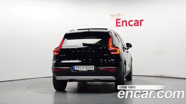 Volvo XC40 B4 Inscription — пробег 60 352 км — фото 4 из 5