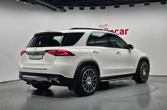 Mercedes-Benz GLE-Class GLE300d 4MATIC — пробег 37 434 км — фото 2 из 5