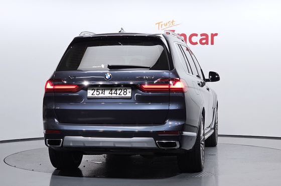 BMW X7 xDrive 30d Design Pure Excellent 6-Seater — пробег 153 805 км — фото 4 из 5