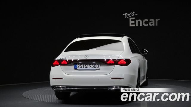 Mercedes-Benz E-Class из Кореи Encar