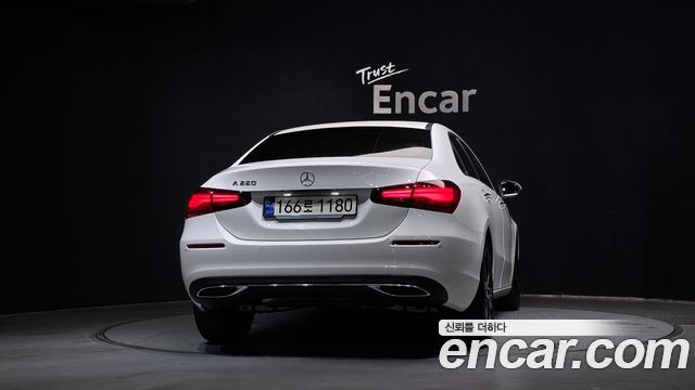Mercedes-Benz A-Class A220 Sedan — пробег 10 974 км — фото 4 из 5
