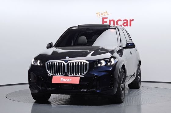 BMW X5 xDrive 40i M Sport — пробег 4 645 км — фото 3 из 5