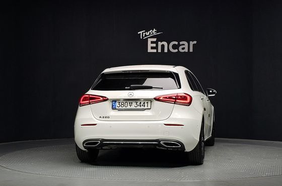 Mercedes-Benz A-Class A220 Hatchback — пробег 18 076 км — фото 4 из 5