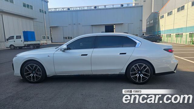 BMW 7-Series 740i xDrive M Sport — пробег 21 837 км — фото 3 из 5