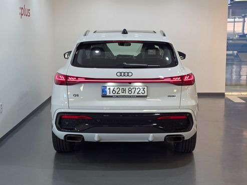 Audi Q5 45 TFSI Quattro S line — пробег 20 км — фото 4 из 5
