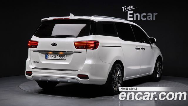 Kia Carnival из Кореи Encar