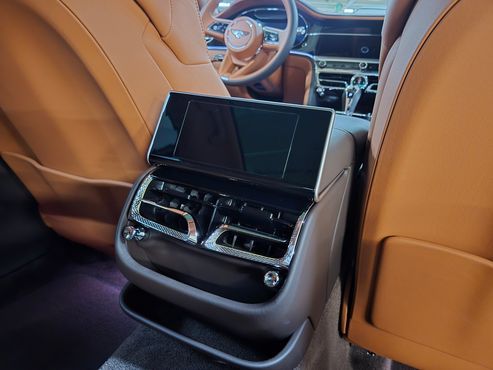 Bentley Flying Spur 4.0 — пробег 31 500 км — фото 4 из 5