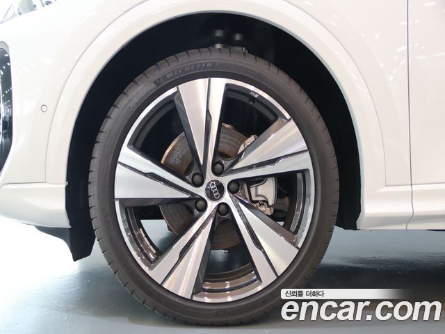 Audi Q5 45 TFSI Quattro S line — пробег 20 км — фото 5 из 5
