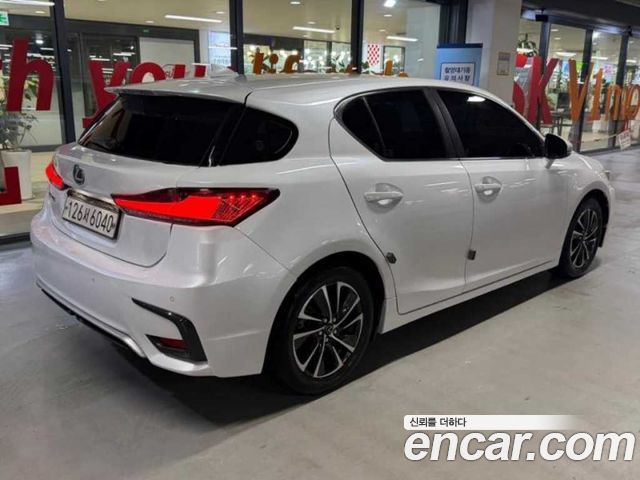 Lexus CT200h из Кореи Encar