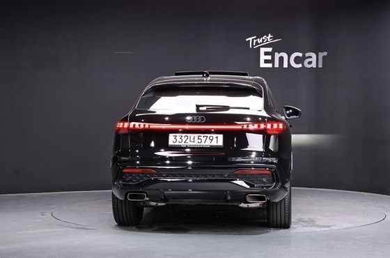 Audi Q5 40 TFSI 콰트로 S Line Sportback — пробег 2 491 км — фото 4 из 5