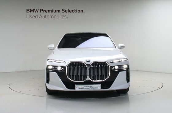 BMW 7-Series 740i xDrive M Sport — пробег 10 340 км — фото 3 из 5