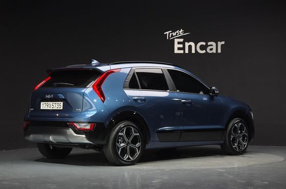 Kia Niro Signature — пробег 676 км — фото 2 из 5