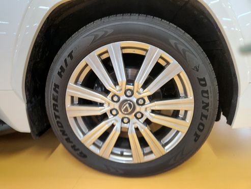 Lexus LX 700h VIP — пробег 21 000 км — фото 4 из 5
