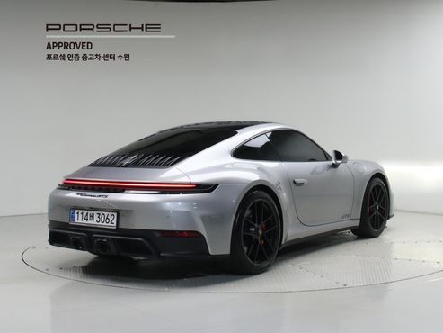 Porsche 911 Carrera GTS — пробег 8 960 км — фото 2 из 5