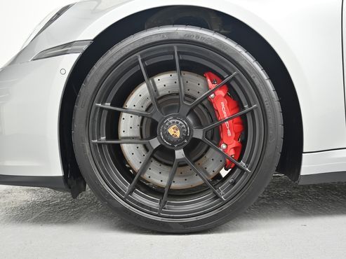 Porsche 911 Carrera GTS — пробег 8 960 км — фото 5 из 5