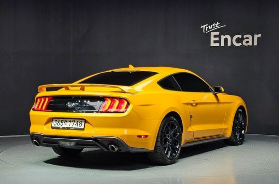 Ford Mustang Coupe — пробег 22 288 км — фото 2 из 5