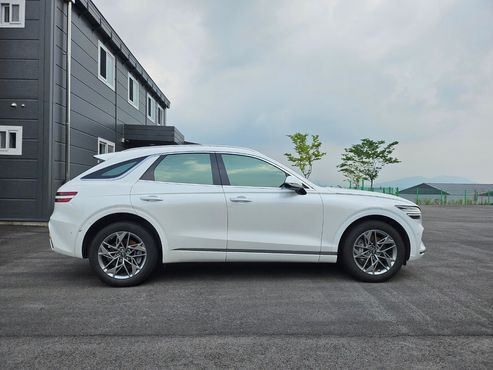 Genesis GV70 2.5T Gasoline AWD — пробег 31 000 км — фото 4 из 5