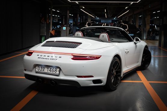 Porsche 911 Carrera 4 GTS Cabriolet 991 — пробег 56 000 км — фото 4 из 5