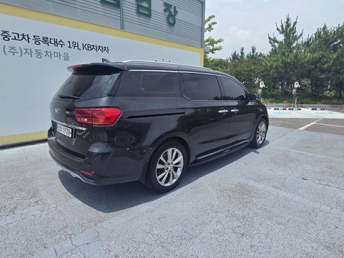 Kia Carnival Gasoline 9-Seater Noblesse Special — пробег 97 069 км — фото 4 из 5