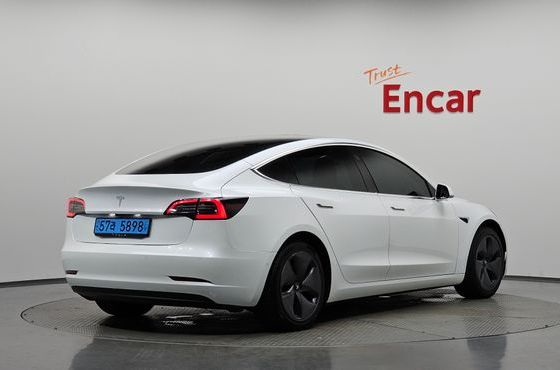 Tesla Model 3 Standard Range Plue RWD — пробег 140 668 км — фото 2 из 5