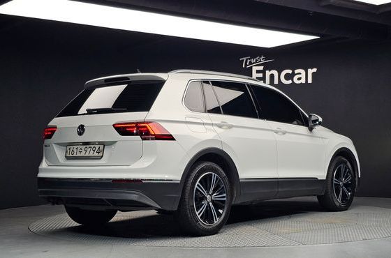 Volkswagen Tiguan 2.0 TDI Prestige — пробег 183 654 км — фото 2 из 5