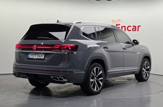 Volkswagen Atlas 2.0 TSI R-LINE 7-Seater — пробег 2 803 км — фото 2 из 5