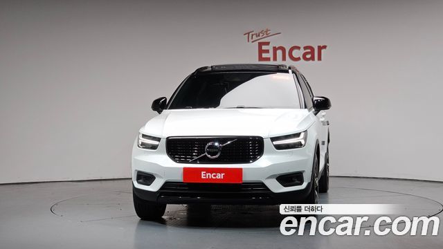 Volvo XC40 T4 R-Design — пробег 46 947 км — фото 3 из 5