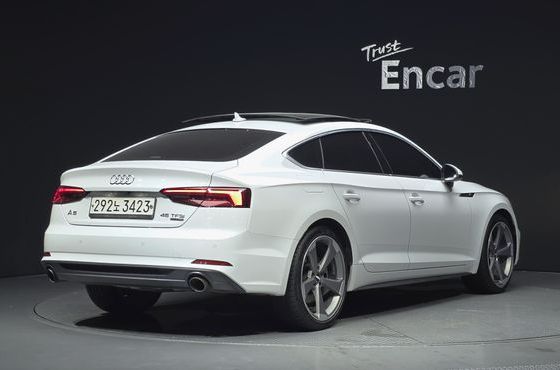 Audi A5 45 TFSI Quattro Premium Sportback — пробег 106 320 км — фото 2 из 5