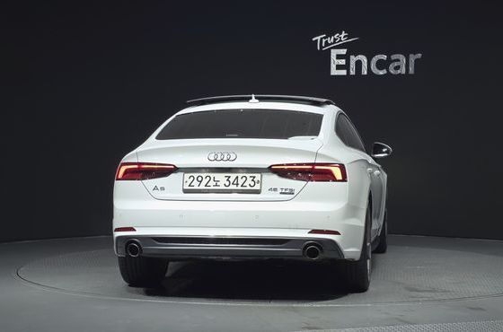Audi A5 45 TFSI Quattro Premium Sportback — пробег 106 320 км — фото 4 из 5