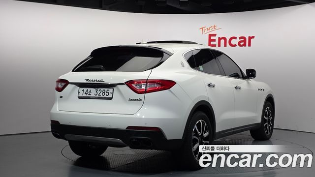 Maserati Levante 3.0 AWD — пробег 74 815 км — фото 2 из 5