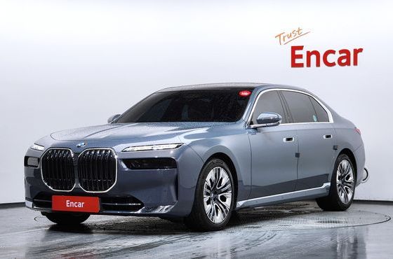 BMW 7-Series 740i sDrive Design Pure Excellence — пробег 71 320 км — фото 1 из 5