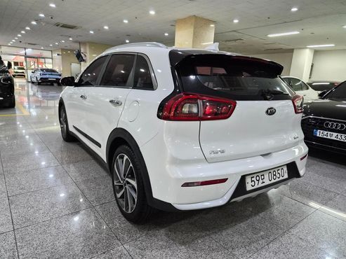 Kia Niro Noblesse — пробег 199 262 км — фото 3 из 5