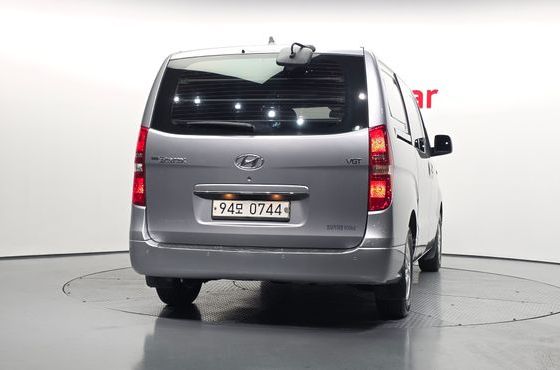 Hyundai Starex 5-Seater VAN Smart — пробег 233 545 км — фото 4 из 5