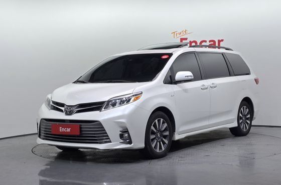 Toyota Sienna 3.5 AWD — пробег 81 313 км — фото 1 из 5
