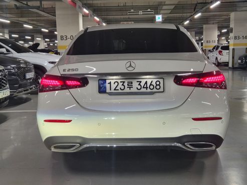 Mercedes-Benz E-Class E250 AMG Line — пробег 39 000 км — фото 5 из 5