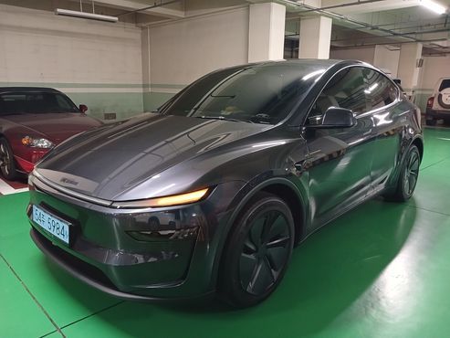 Tesla Model Y Premium RWD — пробег 651 км — фото 3 из 5