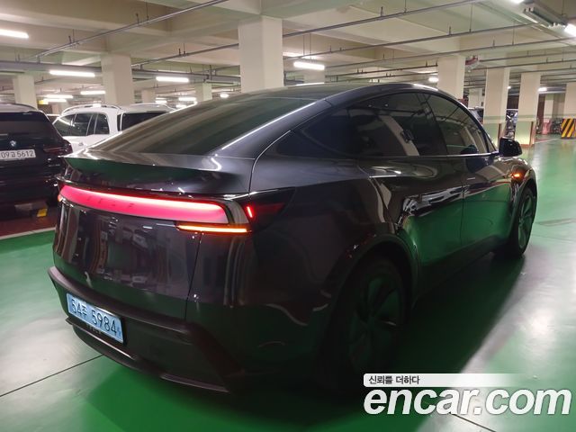 Tesla Model Y Premium RWD — пробег 651 км — фото 4 из 5