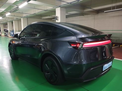 Tesla Model Y Premium RWD — пробег 651 км — фото 5 из 5