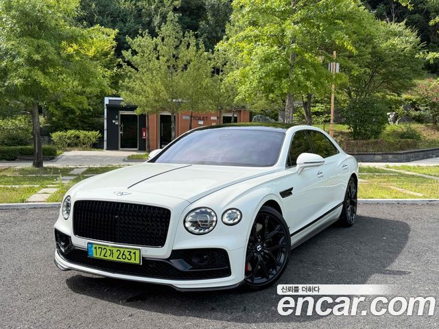 Bentley Flying Spur 4.0 S — пробег 16 000 км — фото 1 из 5