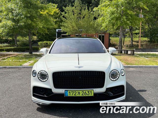 Bentley Flying Spur 4.0 S — пробег 16 000 км — фото 3 из 5