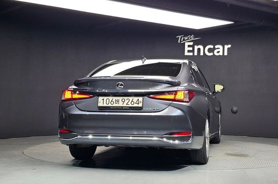 Lexus ES Luxury Plus — пробег 127 620 км — фото 4 из 5