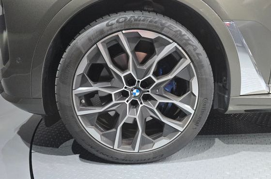 BMW X7 xDrive 40i M Sport 7STR — пробег 8 031 км — фото 5 из 5