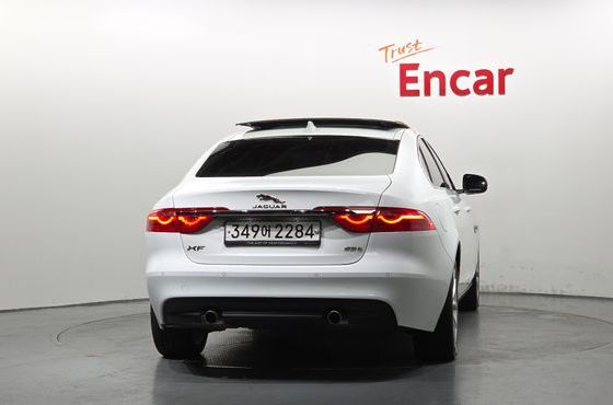 Jaguar XF 25t Portfolio — пробег 73 873 км — фото 4 из 5
