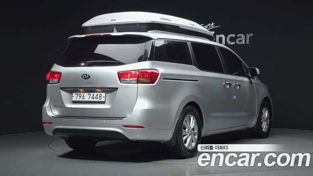 Kia Carnival 11-seater Outdoor Luxury — пробег 101 368 км — фото 2 из 5
