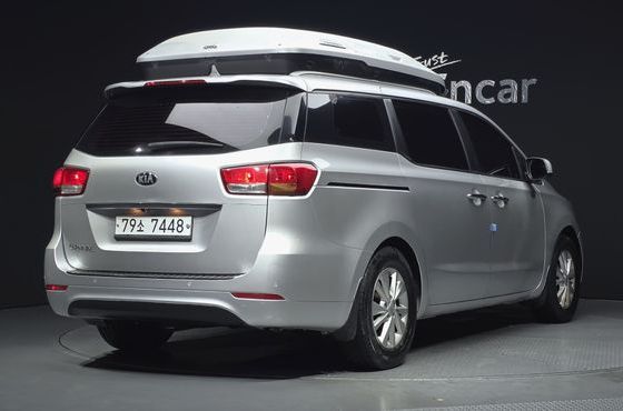Kia Carnival 11-seater Outdoor Luxury — пробег 101 368 км — фото 2 из 5