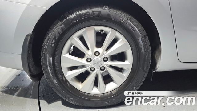 Kia Carnival 11-seater Outdoor Luxury — пробег 101 368 км — фото 5 из 5