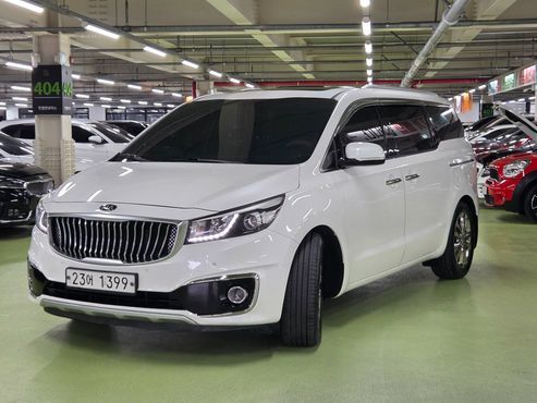 Kia Carnival 7-seater Limousine VIP — пробег 184 760 км — фото 2 из 5