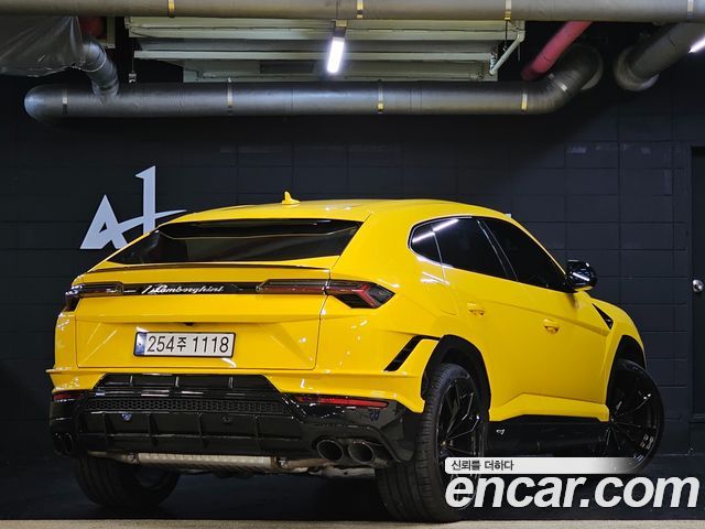 Lamborghini Urus 4.0 V8 S — пробег 6 800 км — фото 5 из 5